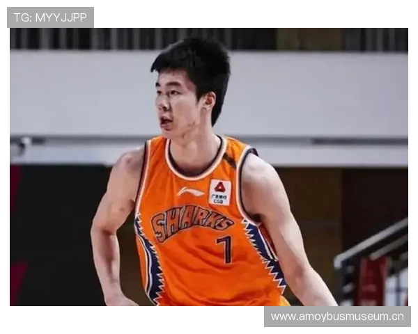 郭昊文这自律程度，凌晨四点健身房打卡是日常？