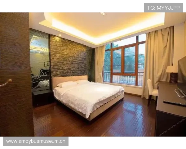 拉皮诺退役后还在晒百万豪宅早餐？